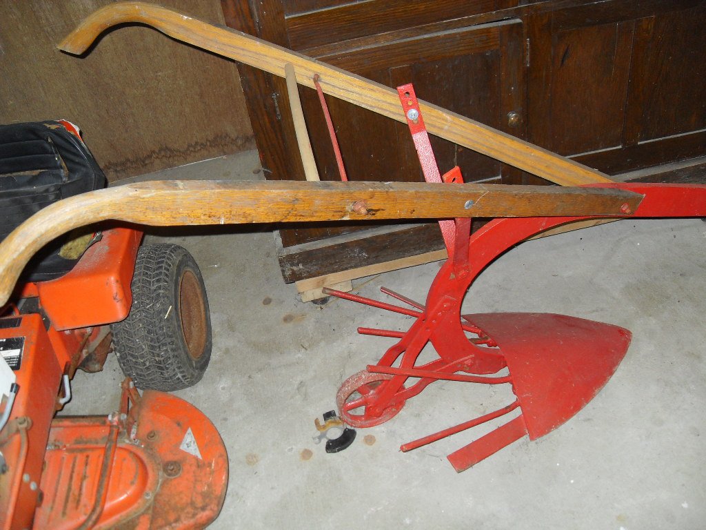 Property photo 26 - Farm Equipment, Antiques, Household items and More! - Personal Property Auction